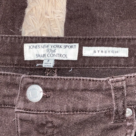 Jones New York Women's Classic Black Straight Leg Jeans - Picture 4 of 6